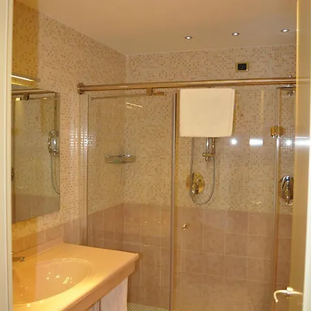 2 4* كاستل سان جيوفاني