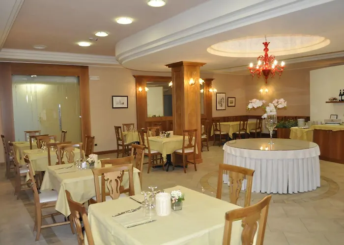 2 4* Castel San Giovanni (Piacenza)