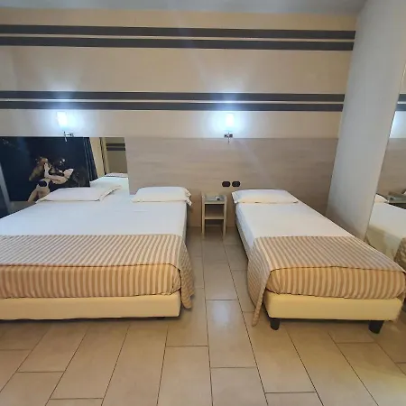 2 Hotel