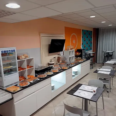 2 Hotel Castel San Giovanni (Piacenza)