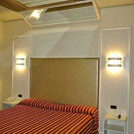 2 Hotel 4*