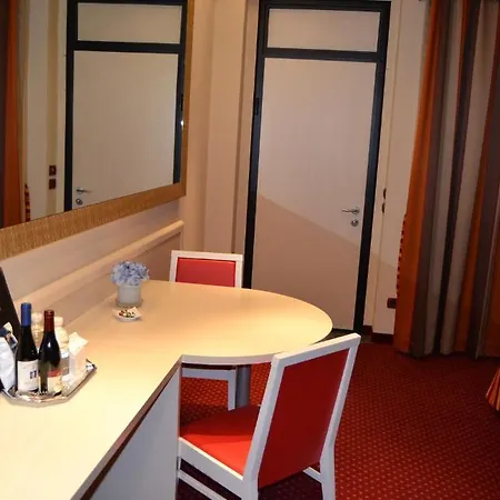 Hotel 2 Castel San Giovanni (Piacenza)