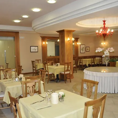 2 4* Castel San Giovanni (Piacenza)