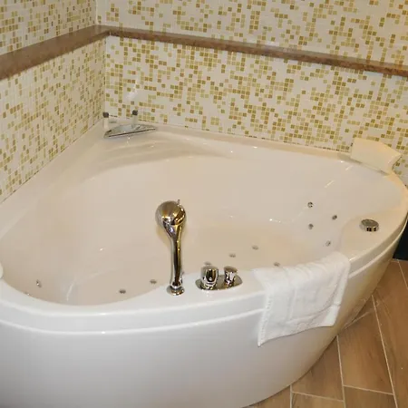 Hotel 2