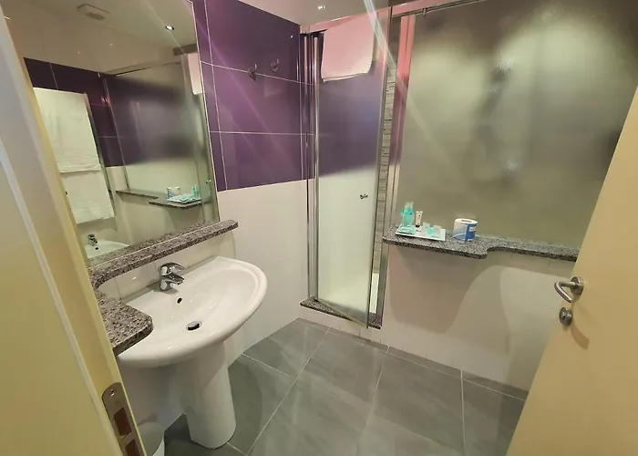 2 4* קסטל סן ג'ובאני