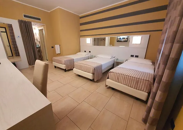 2 Hotel