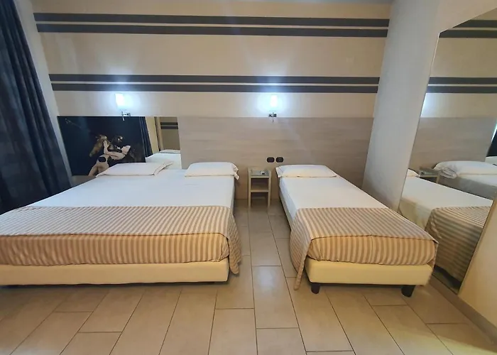 2 Hotel