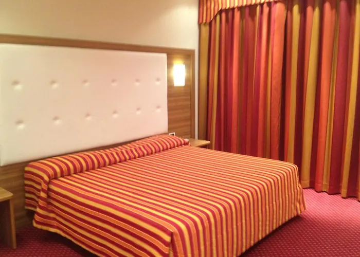 2 4* Castel San Giovanni (Piacenza)